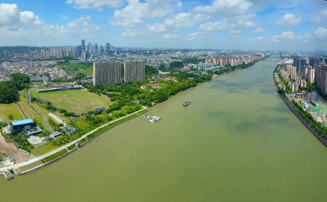 珠江铂世湾正南向三房！低市价4千/㎡！