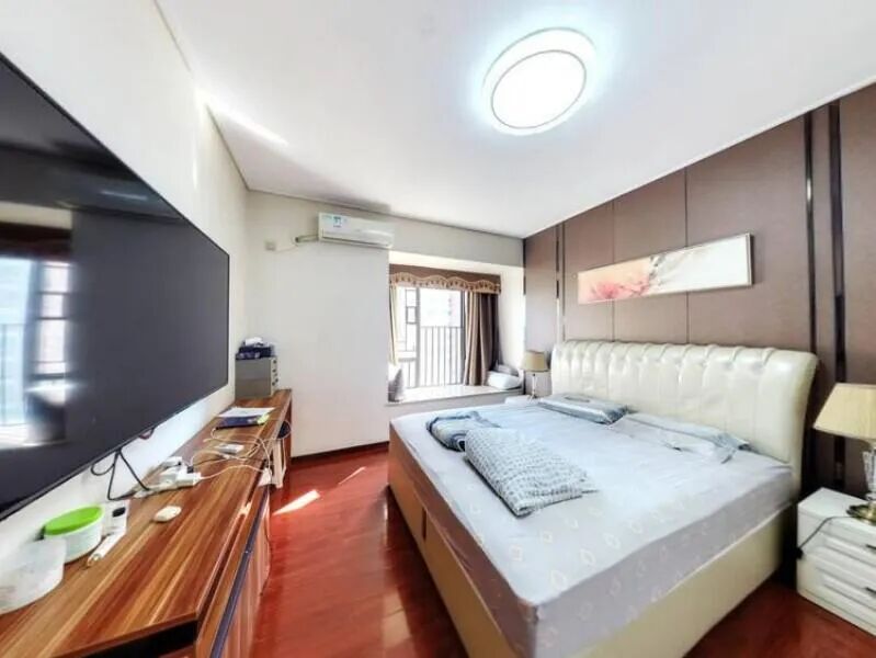 天河北总价1870万 | 保利中宇广场，151平，厅出大阳台、楼龄新、户型实用、业主急售！