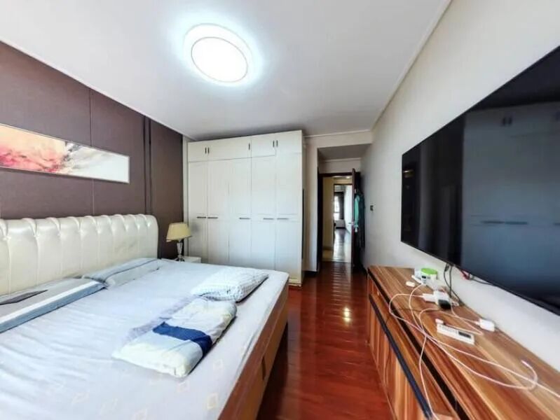 天河北总价1870万 | 保利中宇广场，151平，厅出大阳台、楼龄新、户型实用、业主急售！