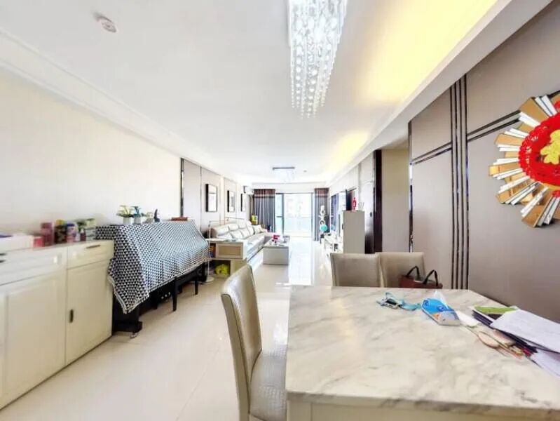 天河北总价1870万 | 保利中宇广场，151平，厅出大阳台、楼龄新、户型实用、业主急售！