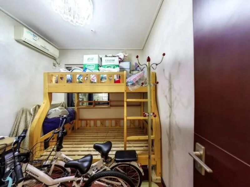 天河北总价1870万 | 保利中宇广场，151平，厅出大阳台、楼龄新、户型实用、业主急售！