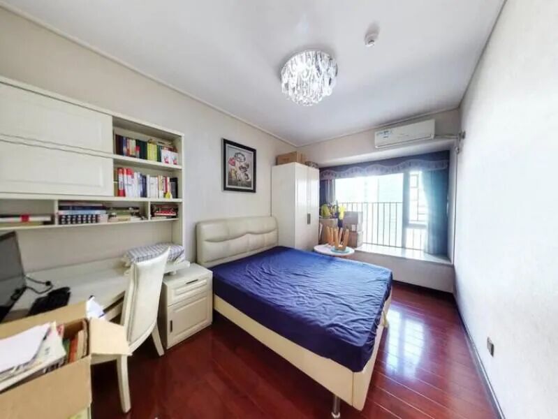 天河北总价1870万 | 保利中宇广场，151平，厅出大阳台、楼龄新、户型实用、业主急售！