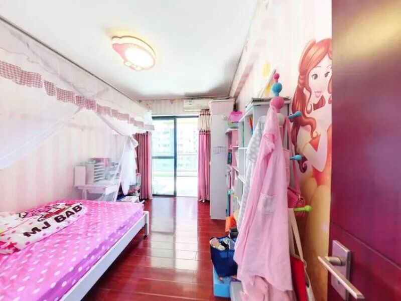 天河北总价1870万 | 保利中宇广场，151平，厅出大阳台、楼龄新、户型实用、业主急售！