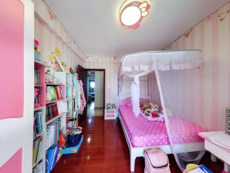 天河北总价1870万 | 保利中宇广场，151平，厅出大阳台、楼龄新、户型实用、业主急售！