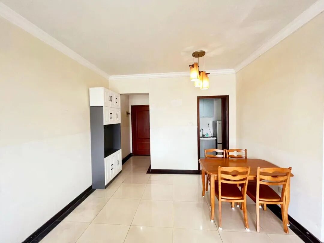 天河北二手房【金碧翡翠华庭】79平，总价680万！