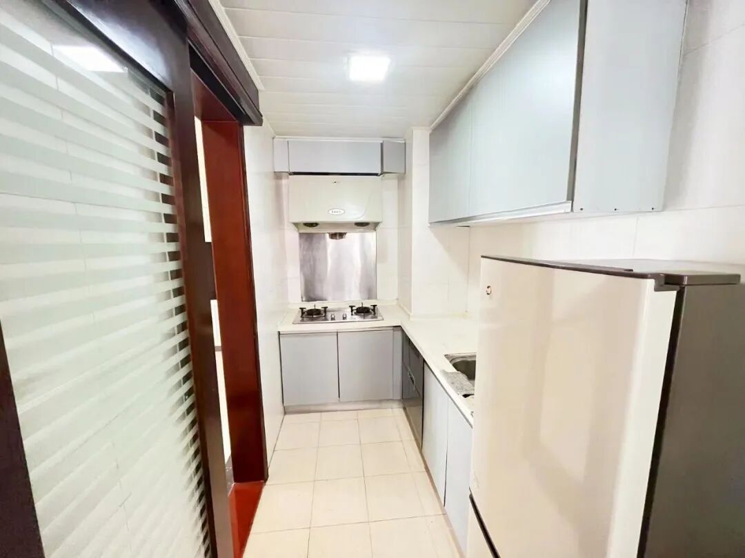 天河北二手房【金碧翡翠华庭】79平，总价680万！