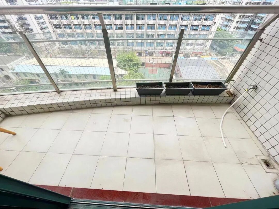 天河北二手房【金碧翡翠华庭】79平，总价680万！