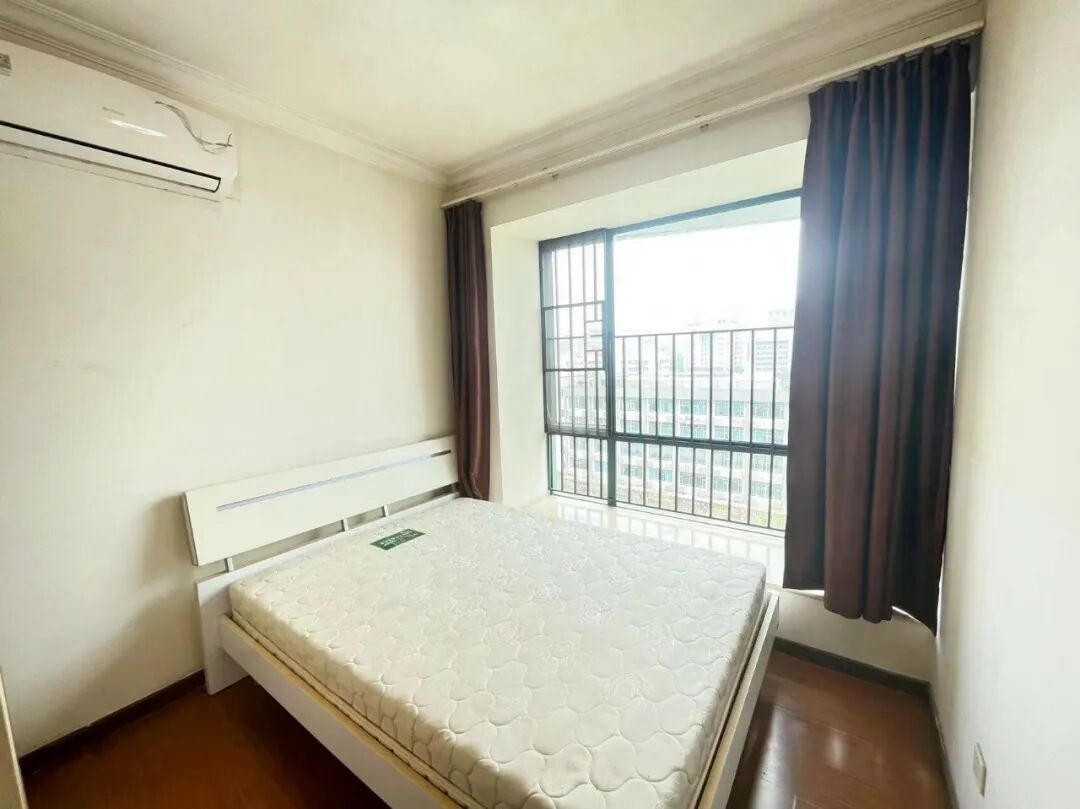 天河北二手房【金碧翡翠华庭】79平，总价680万！