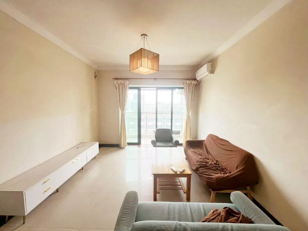 天河北二手房【金碧翡翠华庭】79平，总价680万！