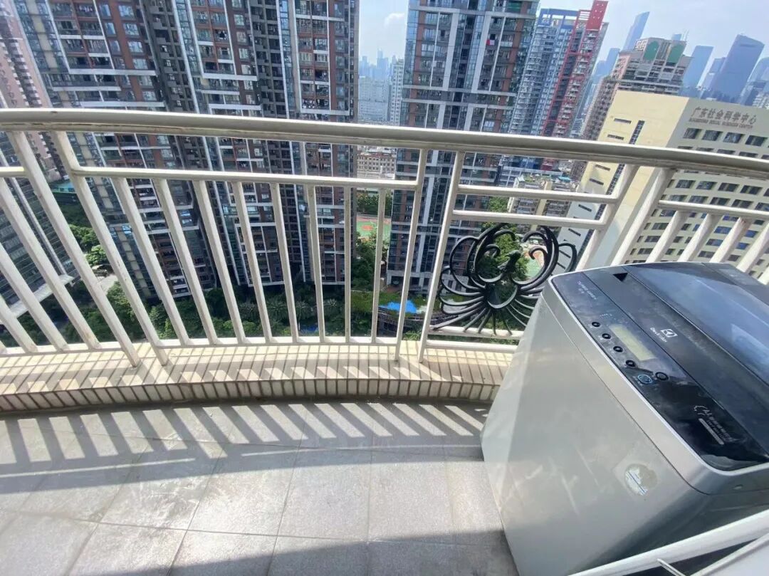 天河北总价450万 | 鸿翔大厦，56平两房，即买即入住！