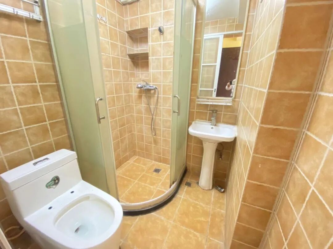 天河北总价450万 | 鸿翔大厦，56平两房，即买即入住！