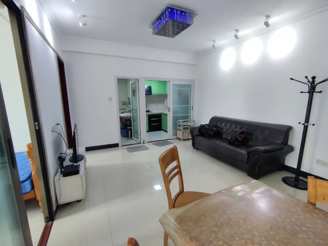 天河北龙口西小学总价350万两房| 天隆花苑，67平两房，装修保养不错