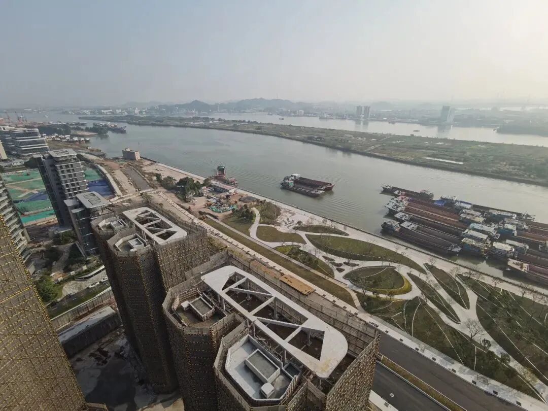 珠光金融城壹号新推出255-311平江景叠墅，均价高达20-25万/平?