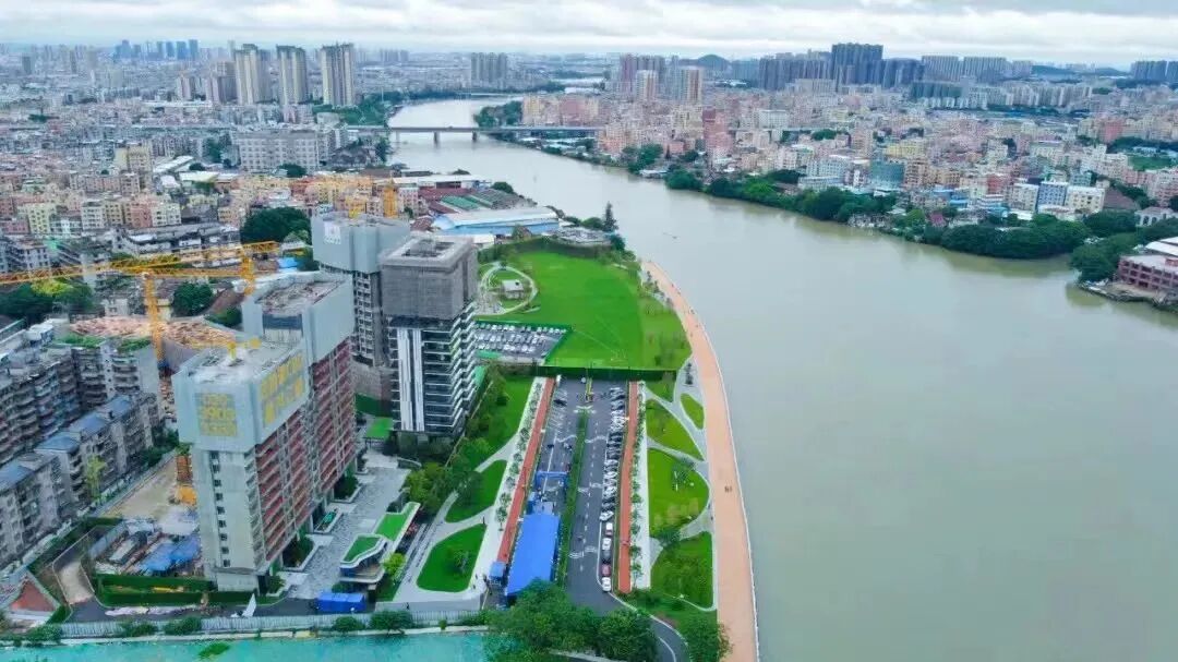 白鹅潭江景大平层，星河江缦主推175-230m²四房！