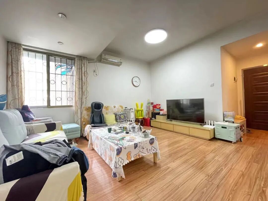 天河北总价560万三房| 金田花苑，76平三房，满五*、有学位、无贷款