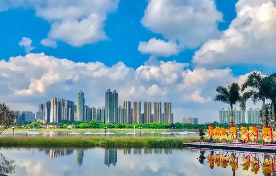 广州*个一线江景TOD，一出场就炸市