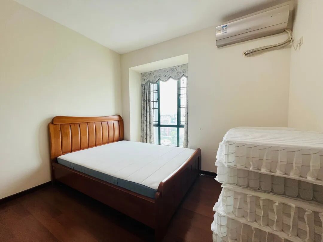 天河北二手房【金碧翡翠华庭】80平，总价600万！