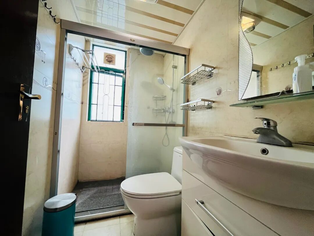 天河北二手房【金碧翡翠华庭】80平，总价600万！