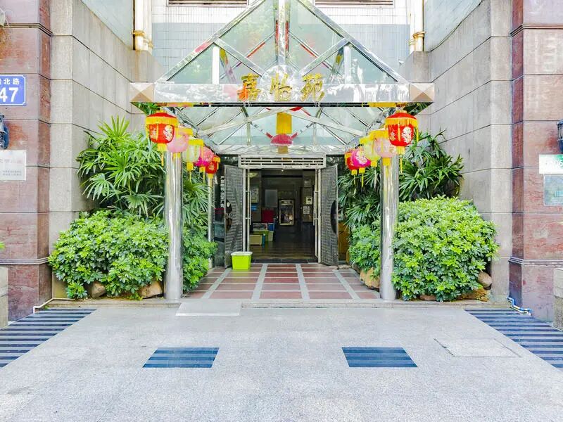 天河北嘉怡苑小区，80平方东向2房，650万，华阳本部小学学位