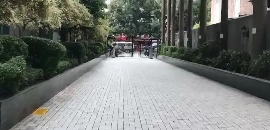 天河北天誉花园东南150平方1300万，可入读华阳小学！