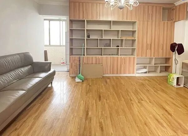 天河北820万三房 | 太阳广场，115平三房，双地铁带学位，诚心出售