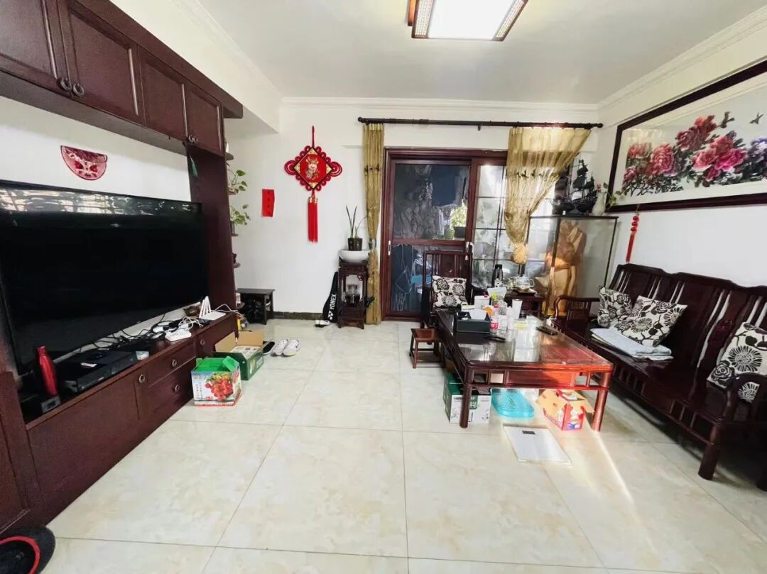 天河北总价880万三房 | 太阳广场，113平三房，花园小区、东南向