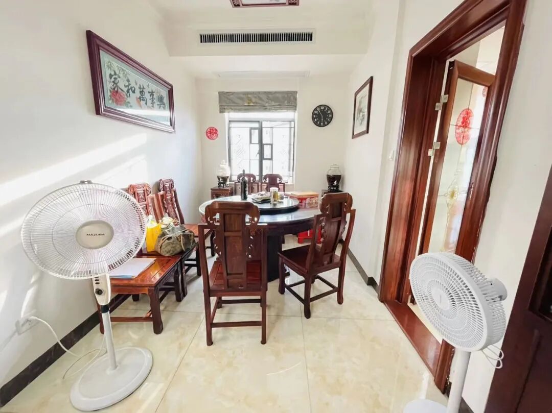 天河北总价880万三房 | 太阳广场，113平三房，花园小区、东南向