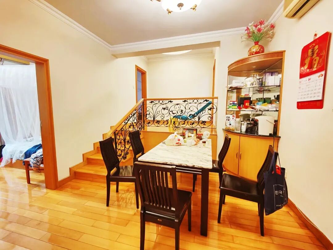 天河北总价1200万四房 |  天翔花园，165平大四房，双阳台、近地铁