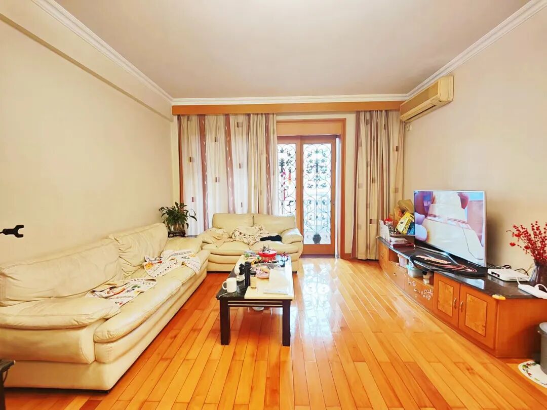 天河北总价1200万四房 |  天翔花园，165平大四房，双阳台、近地铁