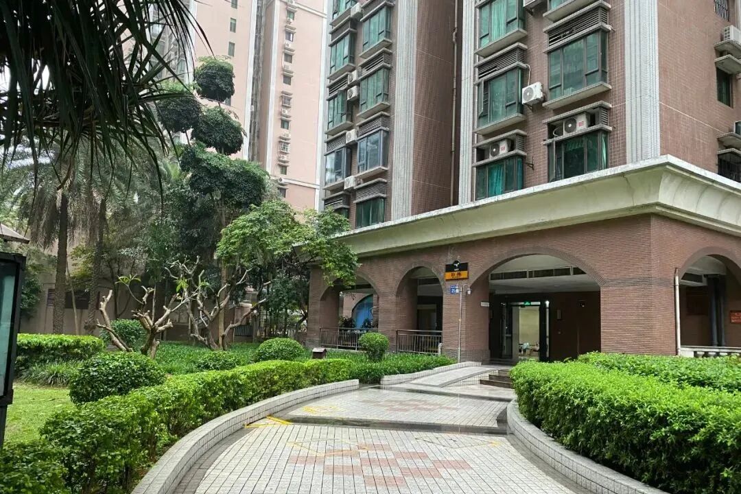 天河北二手房出售，荟雅苑，118平方，1110万！