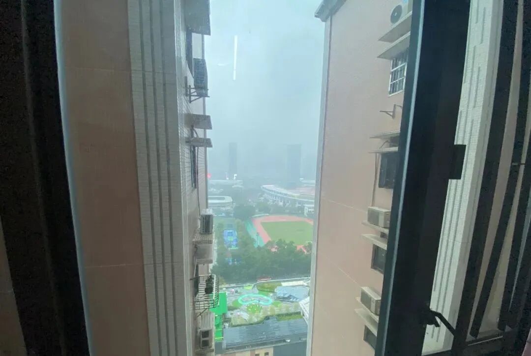 天河北二手房出售，荟雅苑，118平方，1110万！