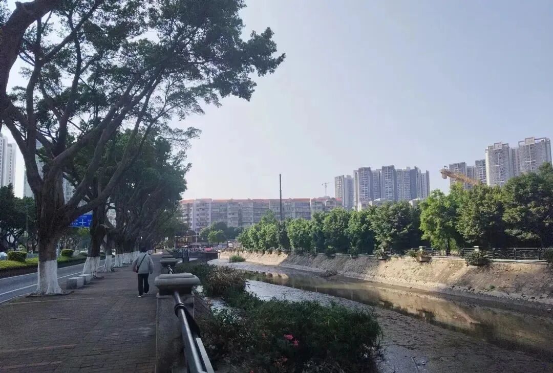 荔湾万汇天地瑧园吹风价6.3-6.8万/平，总价700-950万！