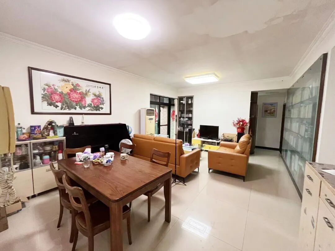 天河北总价1300三房| 芳草园二期，128平大三房，过五年*、无占学位、无贷款