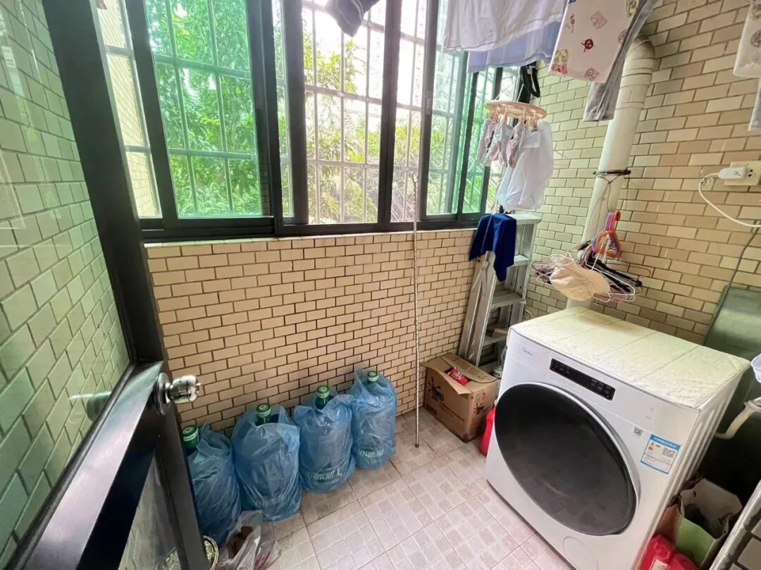 天河北总价1300三房| 芳草园二期，128平大三房，过五年*、无占学位、无贷款