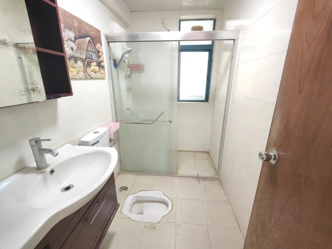 天河北总价1300三房| 金碧翡翠华庭，128平大三房，产权清晰、诚心出售