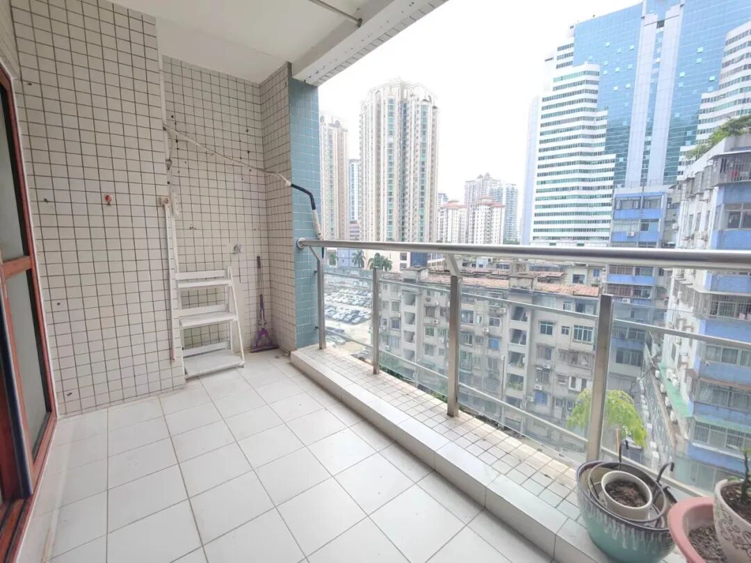 天河北总价1300三房| 金碧翡翠华庭，128平大三房，产权清晰、诚心出售