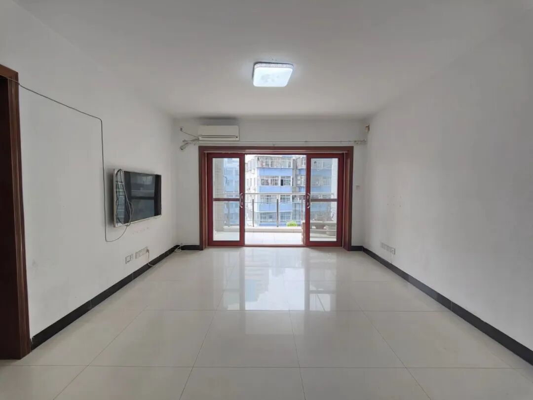 天河北总价1300三房| 金碧翡翠华庭，128平大三房，产权清晰、诚心出售