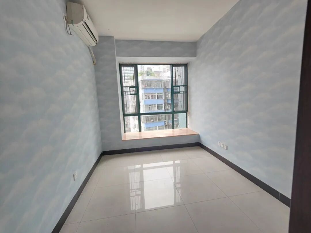 天河北总价1300三房| 金碧翡翠华庭，128平大三房，产权清晰、诚心出售