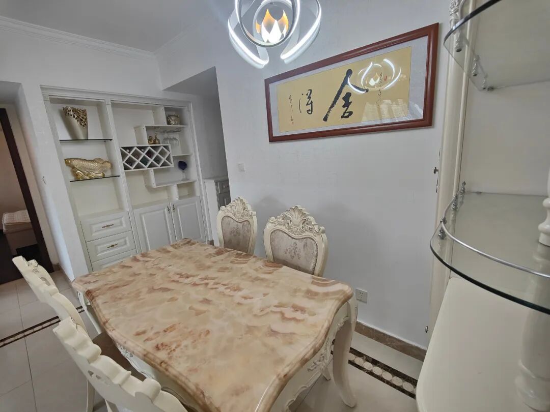 天河北总价848万两房 |   保利中辰广场，82平两房，高层视野开阔、业主诚心出售