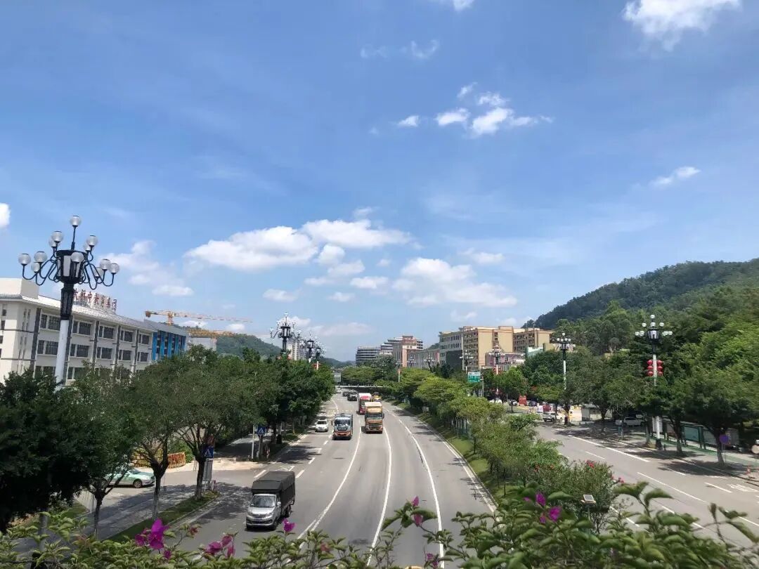 黄埔“*”振业天成在售105-165㎡四房，价格4.7万/㎡！