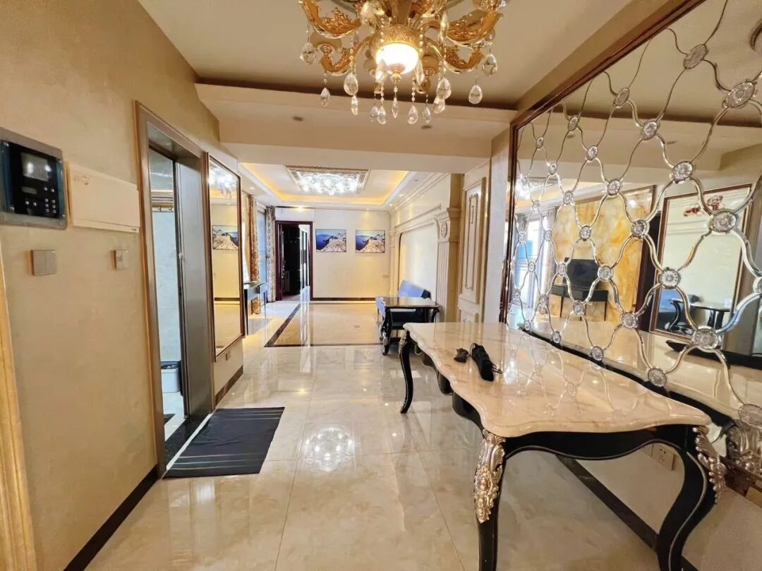 天河北总价688万 | 伊顿18，78平两房，豪华装修大两房、业主急售！