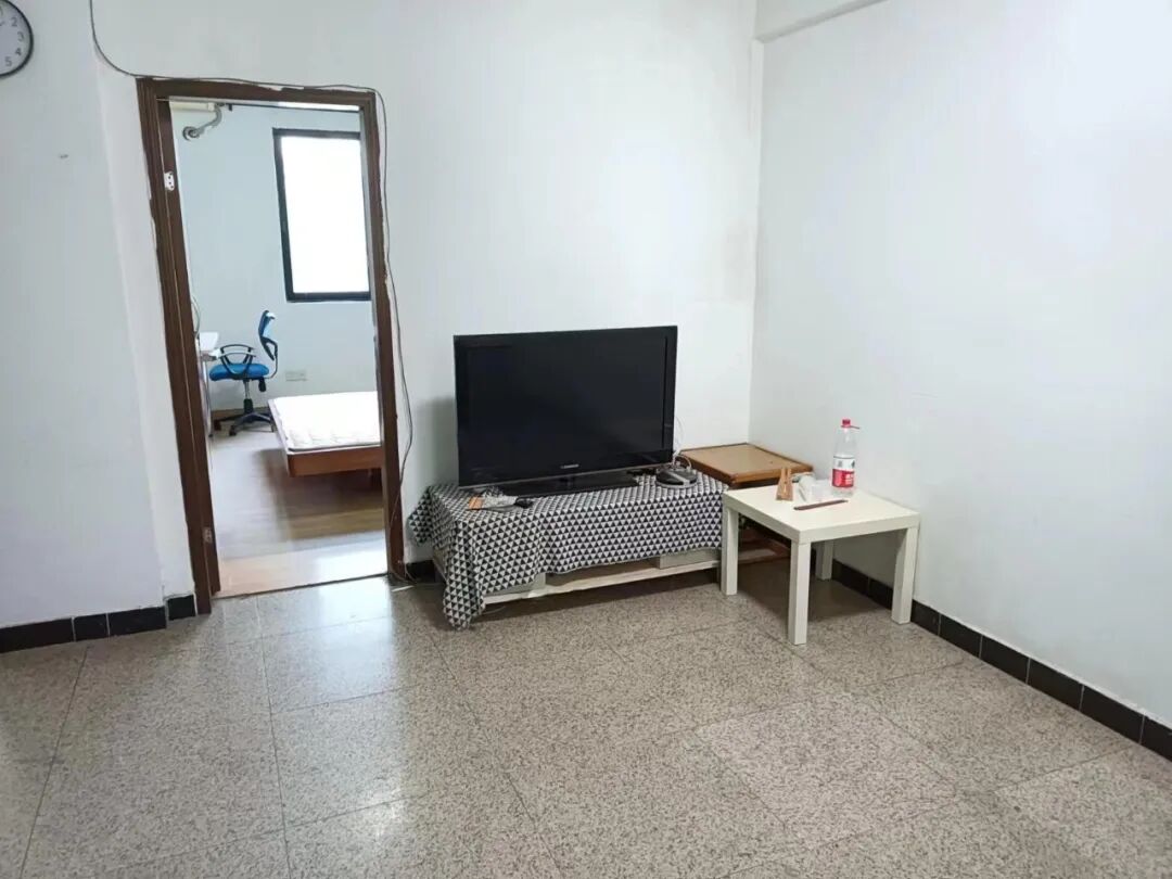 天河北总价450万两房 |  德荣小区，67平两房，看房方便、急售！