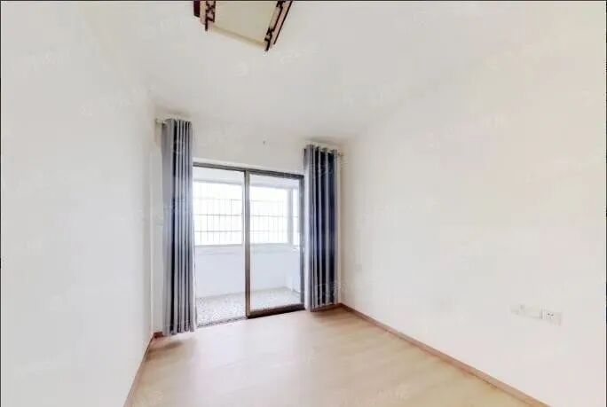 天河北二手房源，龙口西学位，御晖苑二手房出售！