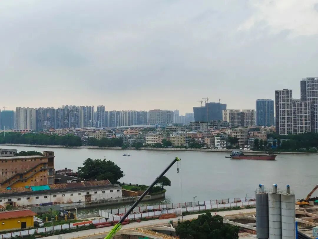 白鹅潭雅居乐天际715，300万一套！