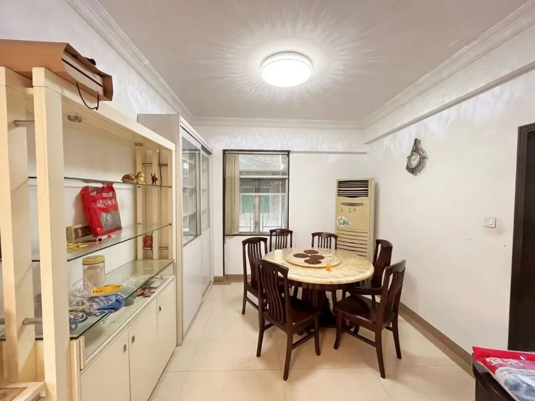 天河北总价1258万四房 | 华标广场，165平三房，无抵押、急售！