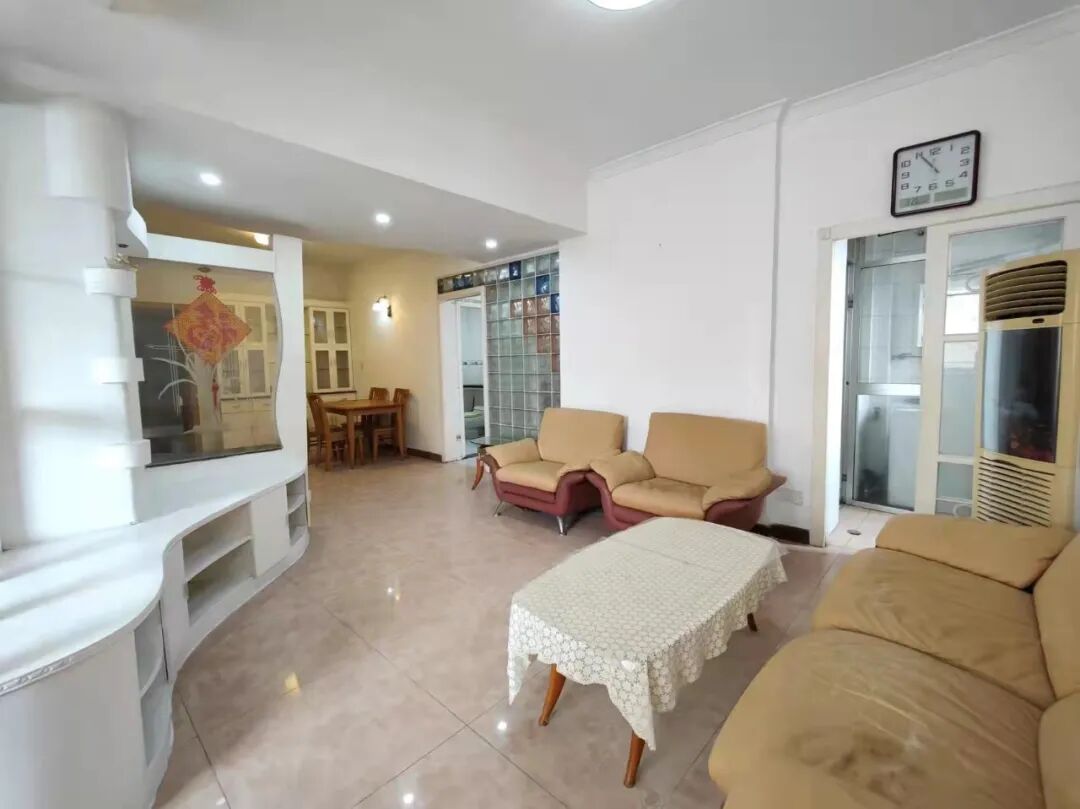 天河北总价900万三房 | 华天国际广场，118平大三房，可改四房、诚心出售