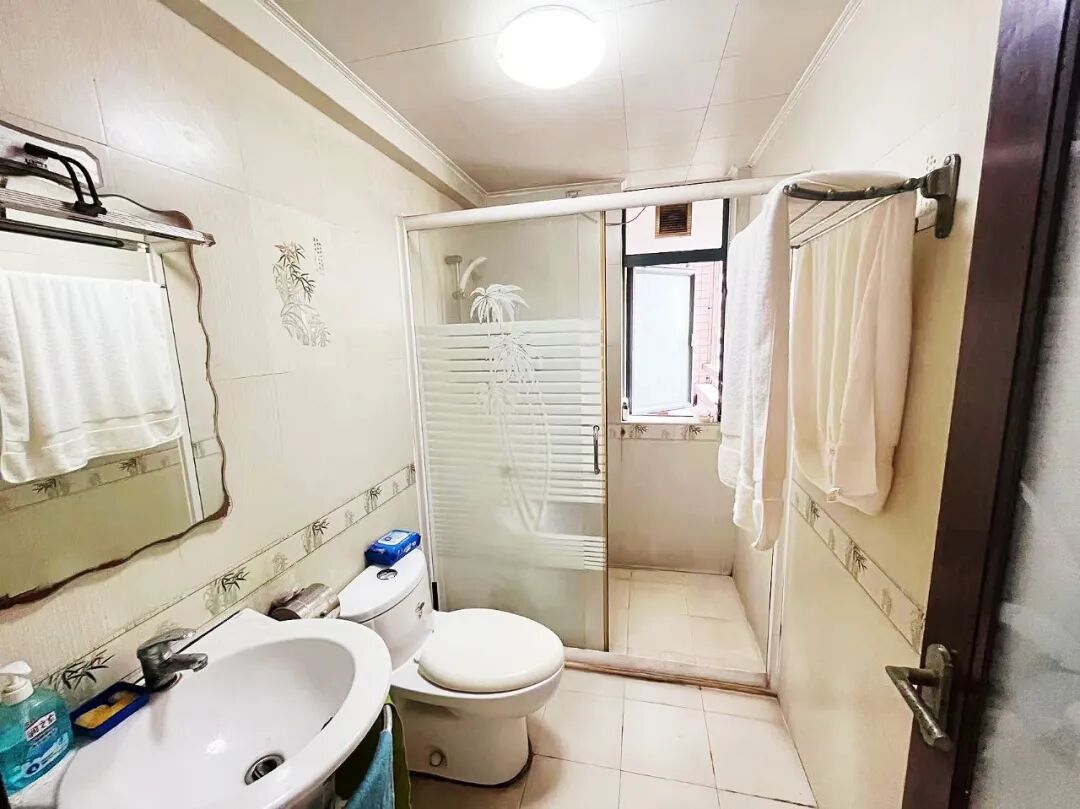 天河北总价1230万三房 | 金碧翡翠华庭，128平三房，无抵押、急售！