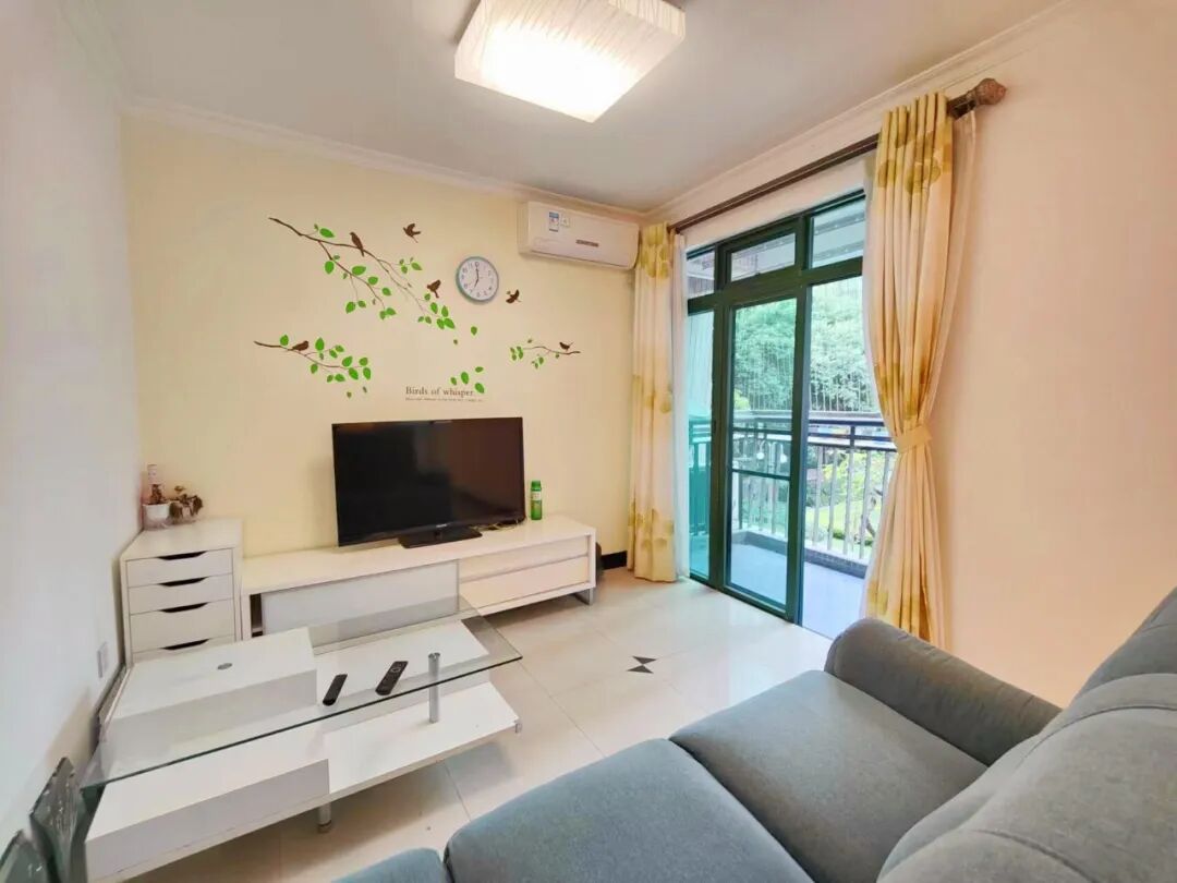 天河北总价548万 | 金海花园，65平，厅出阳台、安静望花园、业主急售！