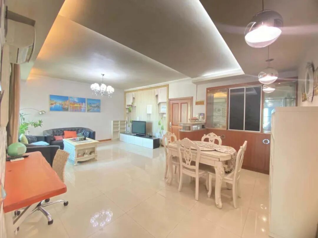 天河北总价900万 | 华标广场，97平，精装大三房、采光好、业主急售！