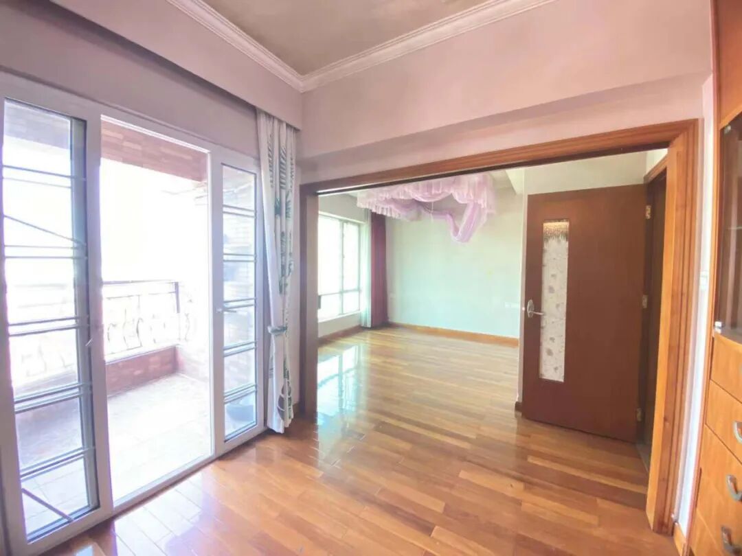 天河北总价900万 | 华标广场，97平，精装大三房、采光好、业主急售！